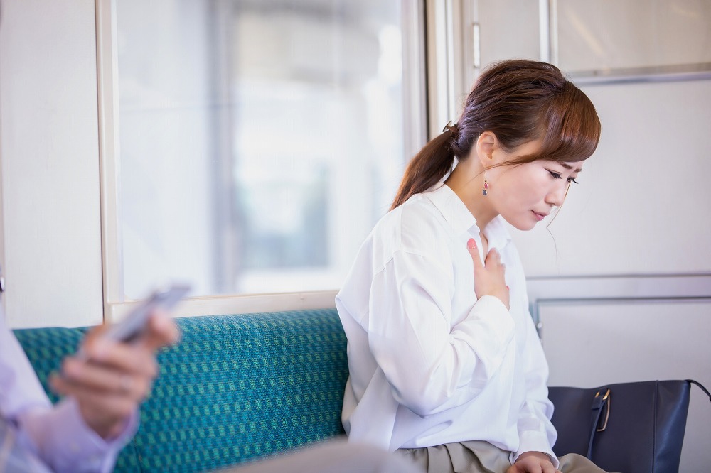 脈が飛ぶ・胸がつまる？期外収縮の症状